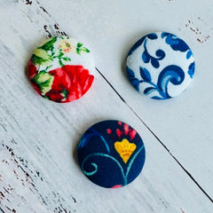 Vintage Flowers 3-Pack MINI Magnetic Needle Minder/Pin Cushions (Red/White/Blue) Vintage Flowers 3-Pack MINI Magnetic Needle Minder/Pin Cushions (Red/White/Blue)